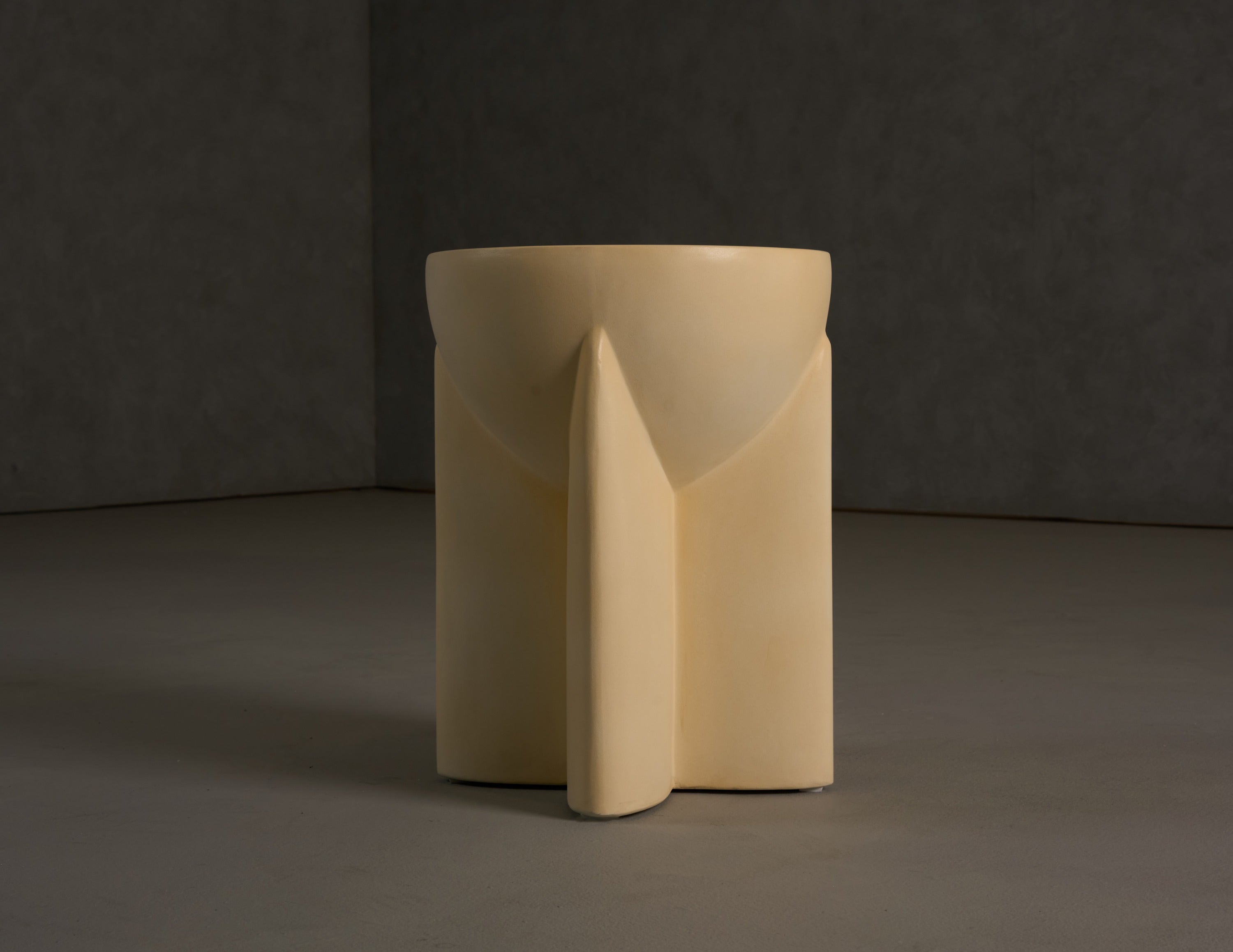 Elsa - Modern Beige Concrete Round End Table - image 2