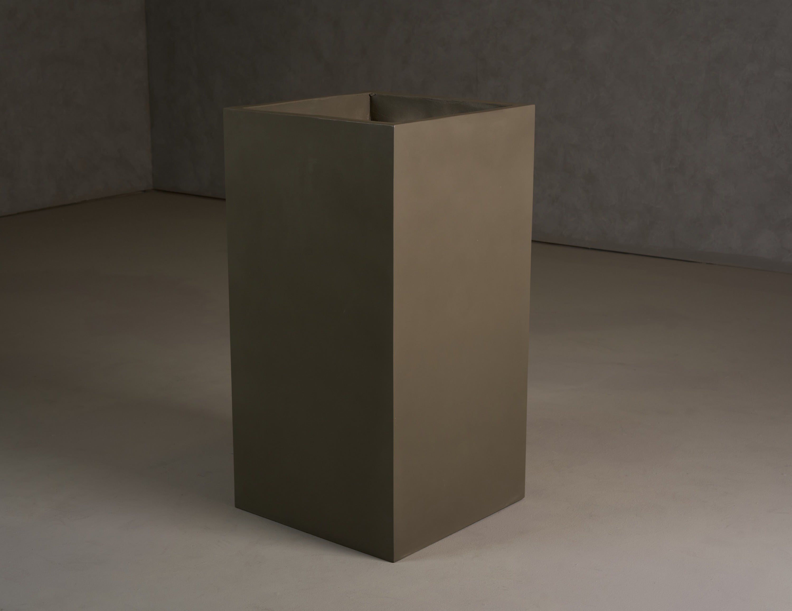 Modrset Helotes - Modern Grey Concrete Planter - image 4