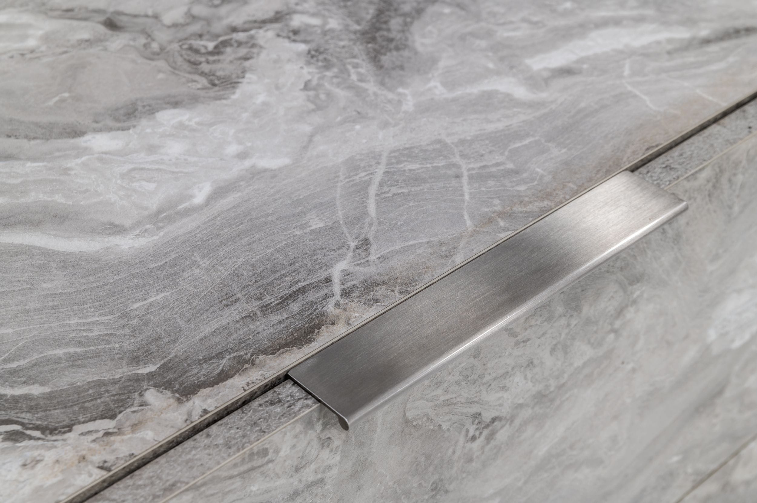 Maranello - Modern Grey Wash & Faux Marble Dresser - image 3