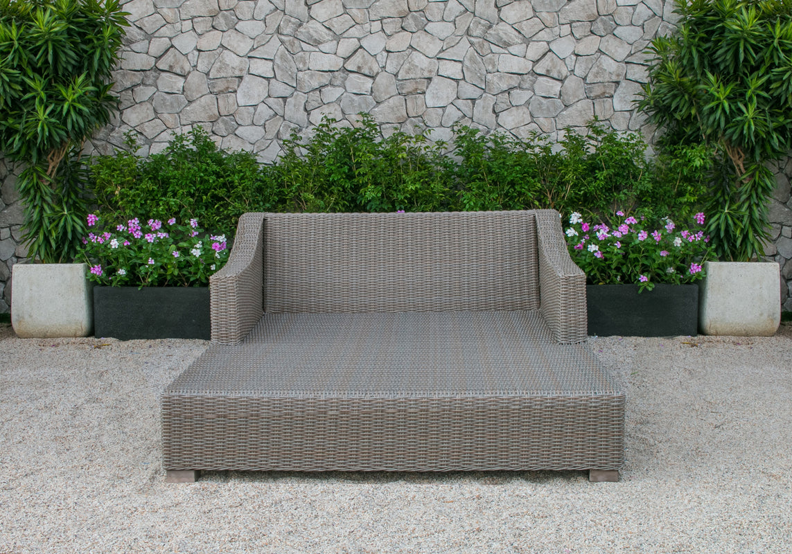Pismo Outdoor Beige Wicker Sunbed - image 3