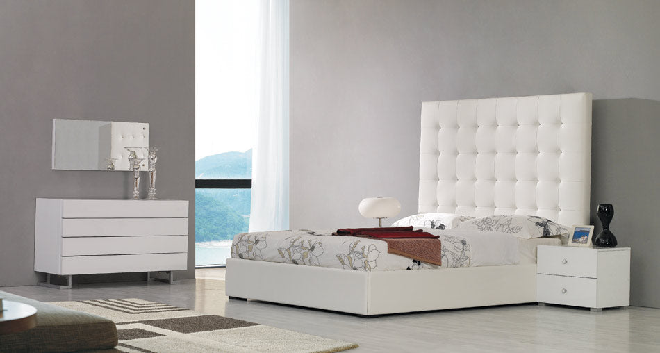 Lyrica - White Leatherette With Crystals Bed